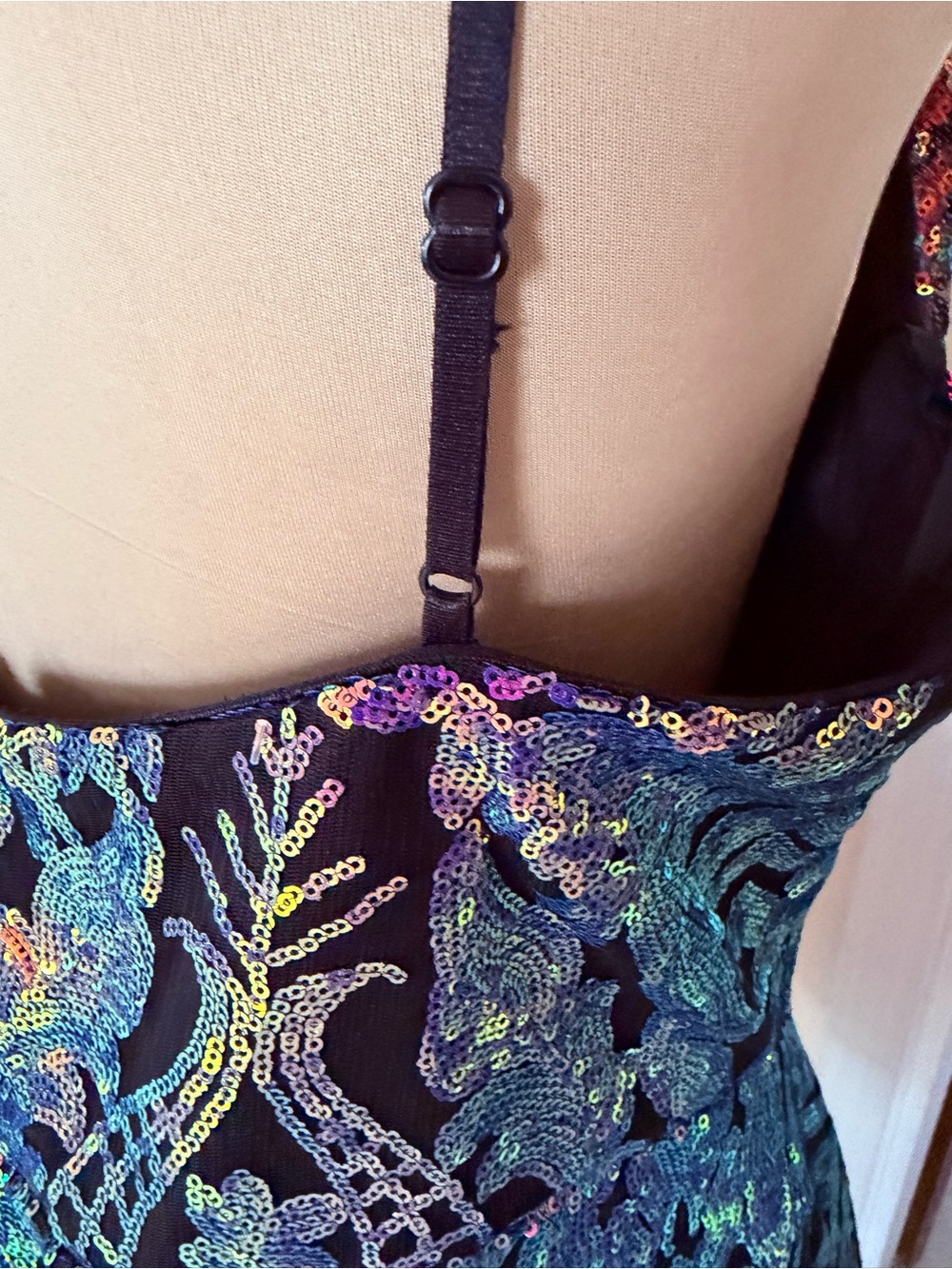 Hoco City Vibe Iridescent Rainbow Sequin Bodycon Dress Sz 17 Homecoming EUC - Picture 5 of 16